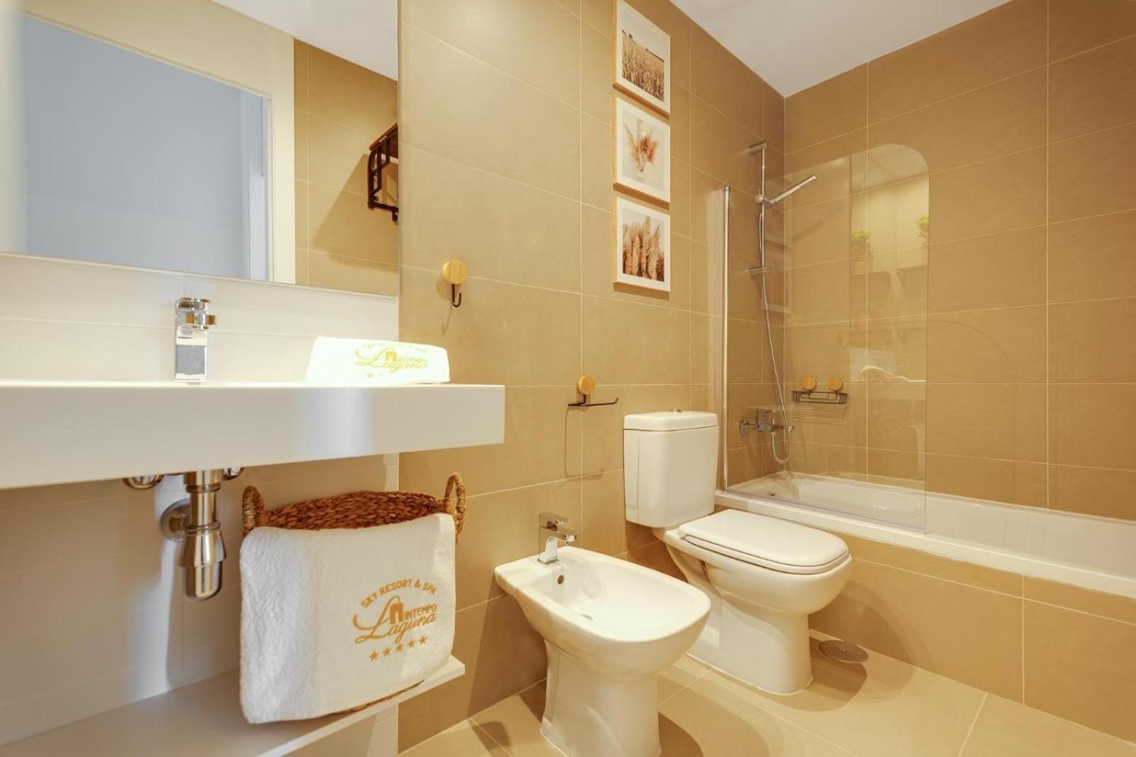 Intempo Laguna Apartment